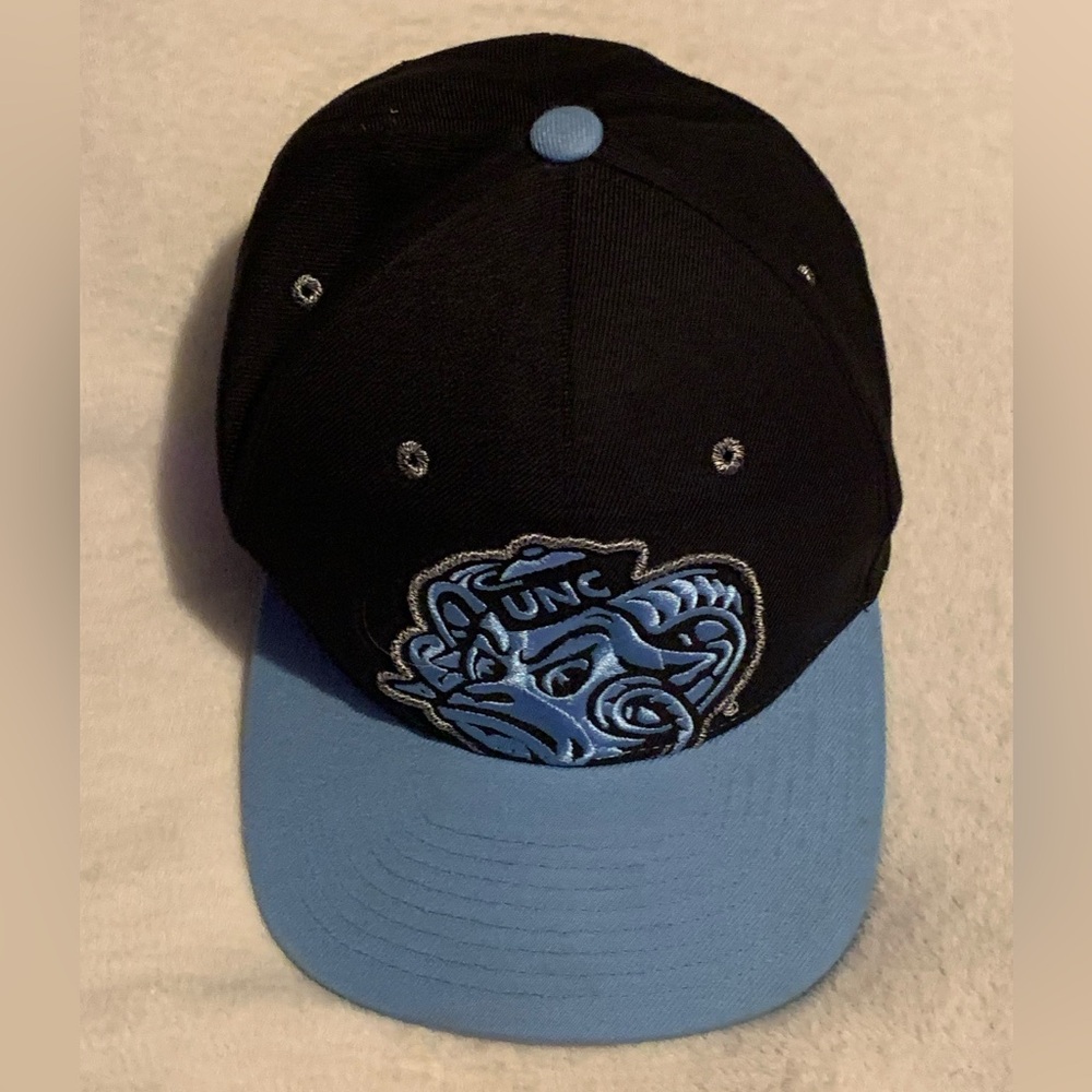 KID’S North Carolina Tar Heels hat
